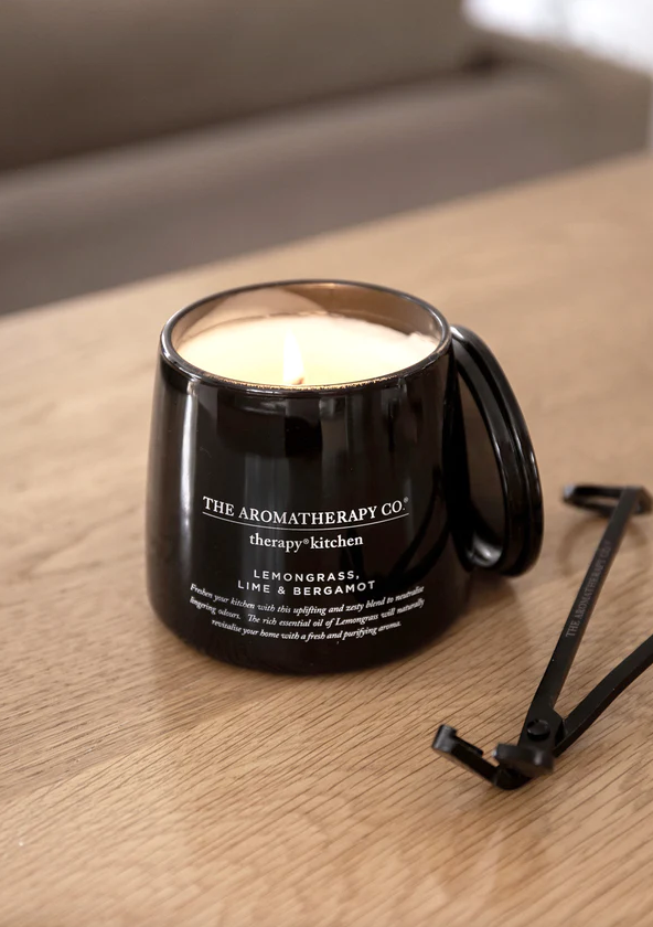 THE AROMA THERAPY CO KITCHEN CANDLE - LEMONGRASS, LIME & BERGAMOT - Dale