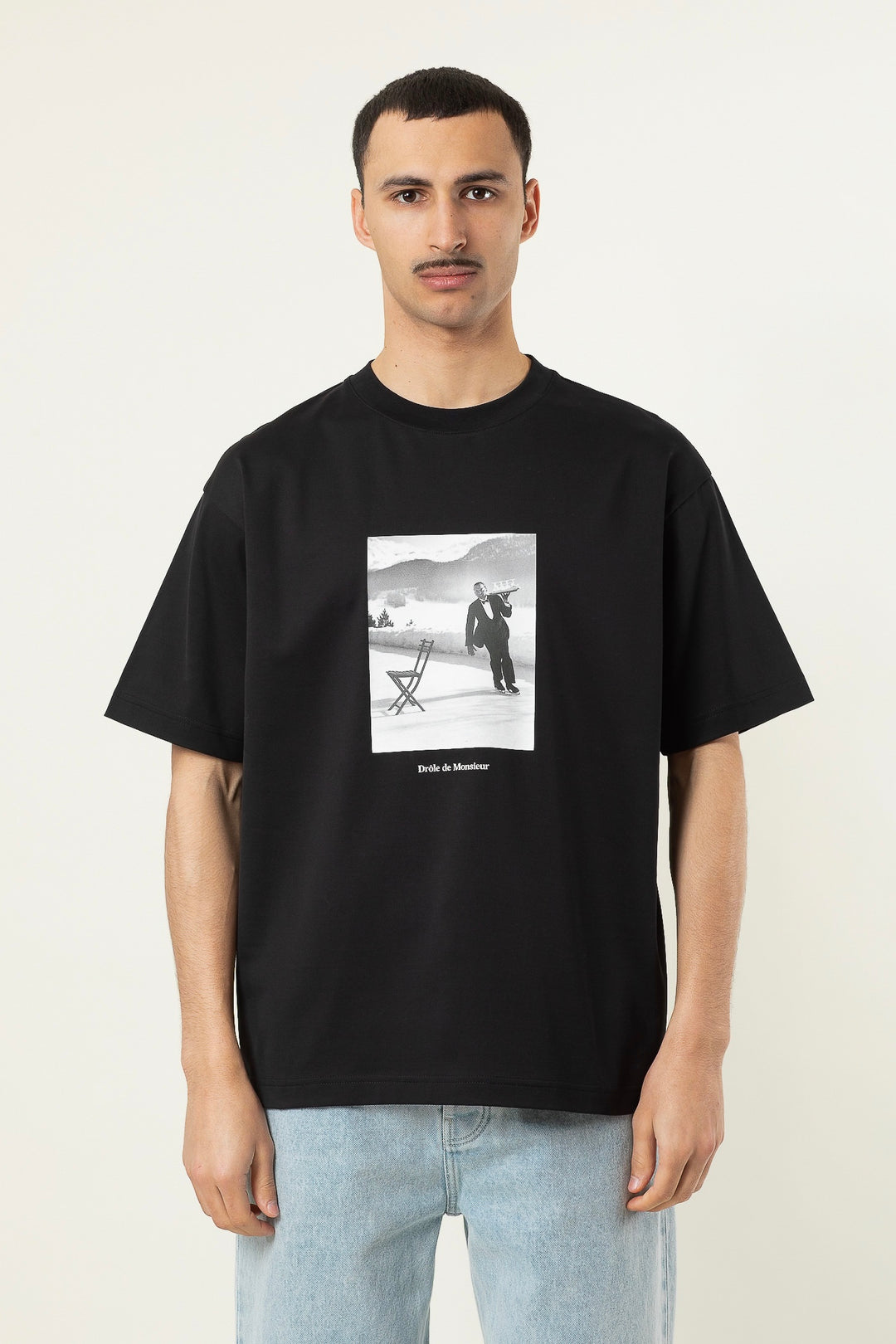 Le T-Shirt Ice Skating Waiter