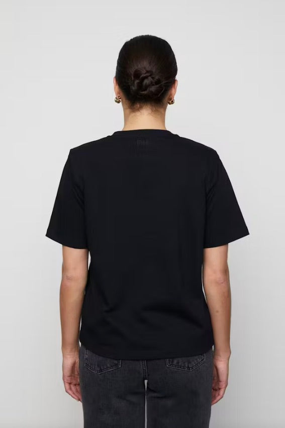 CAMILLA PIHL DENIM Elo Shoulder Pad Tee Black - Dale