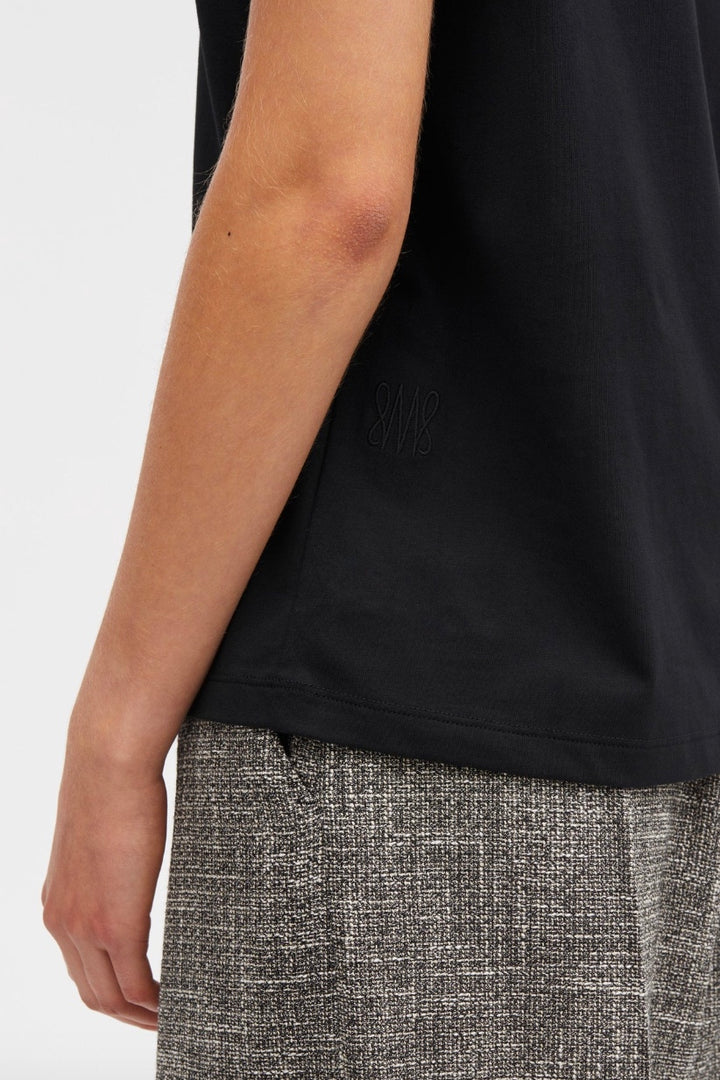 MKDT. (Mark Tan) Laia Monogram T-Shirt Black - Dale