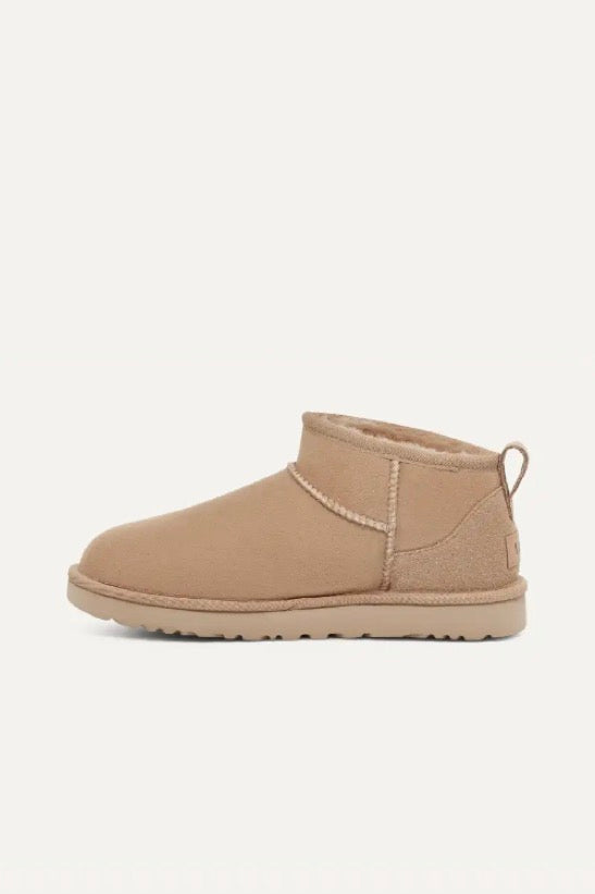 UGG W Classic Ultra Mini Sand - Dale