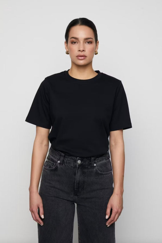 CAMILLA PIHL DENIM Elo Shoulder Pad Tee Black - Dale