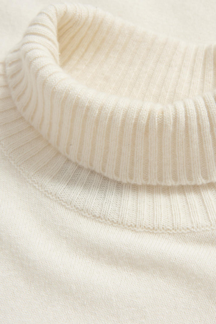 OSCAR JACOBSON Salim Rollneck White Shell - Dale