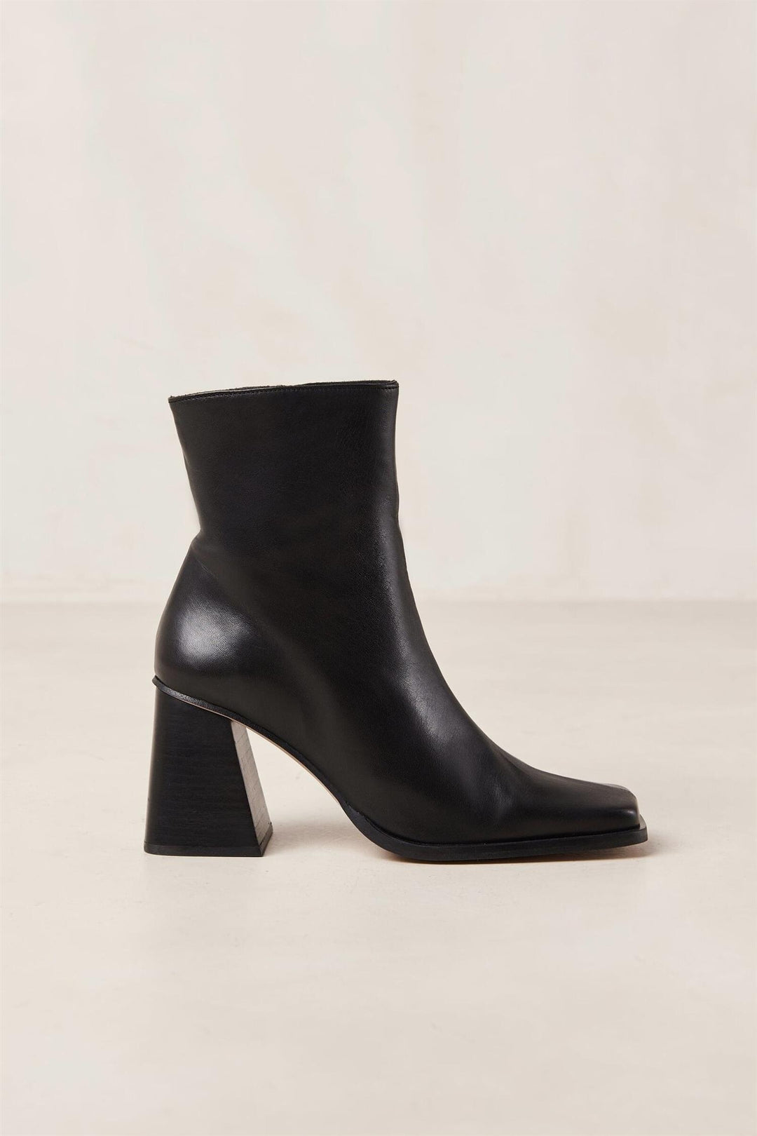 ALOHAS South Black Leather Ankle Boot - Dale