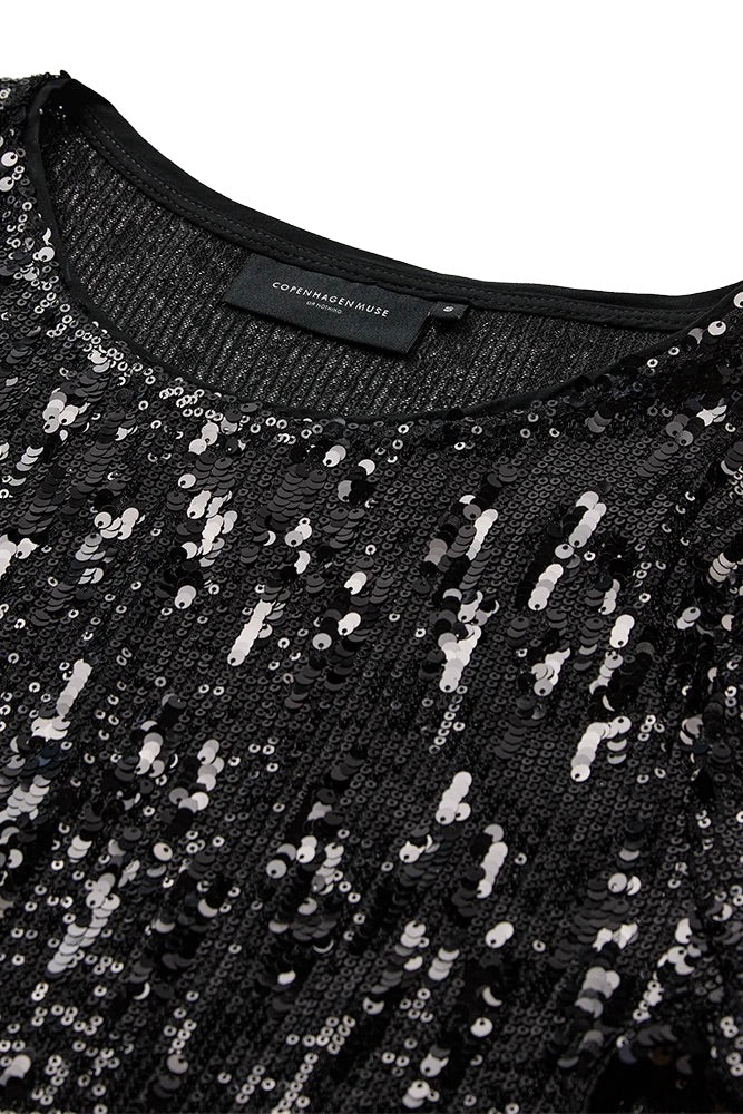 COPENHAGEN MUSE CMSequince Tee Black - Dale