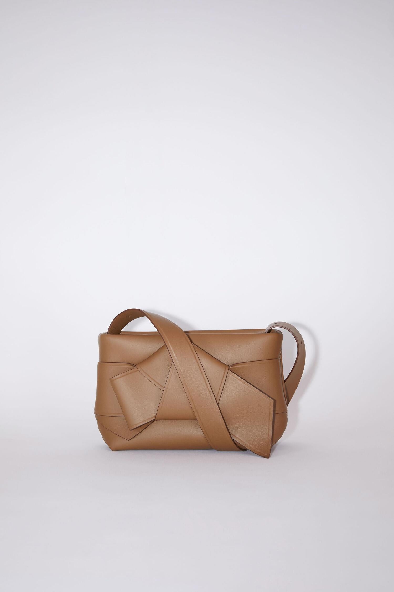 Knotted leather shoulder bag