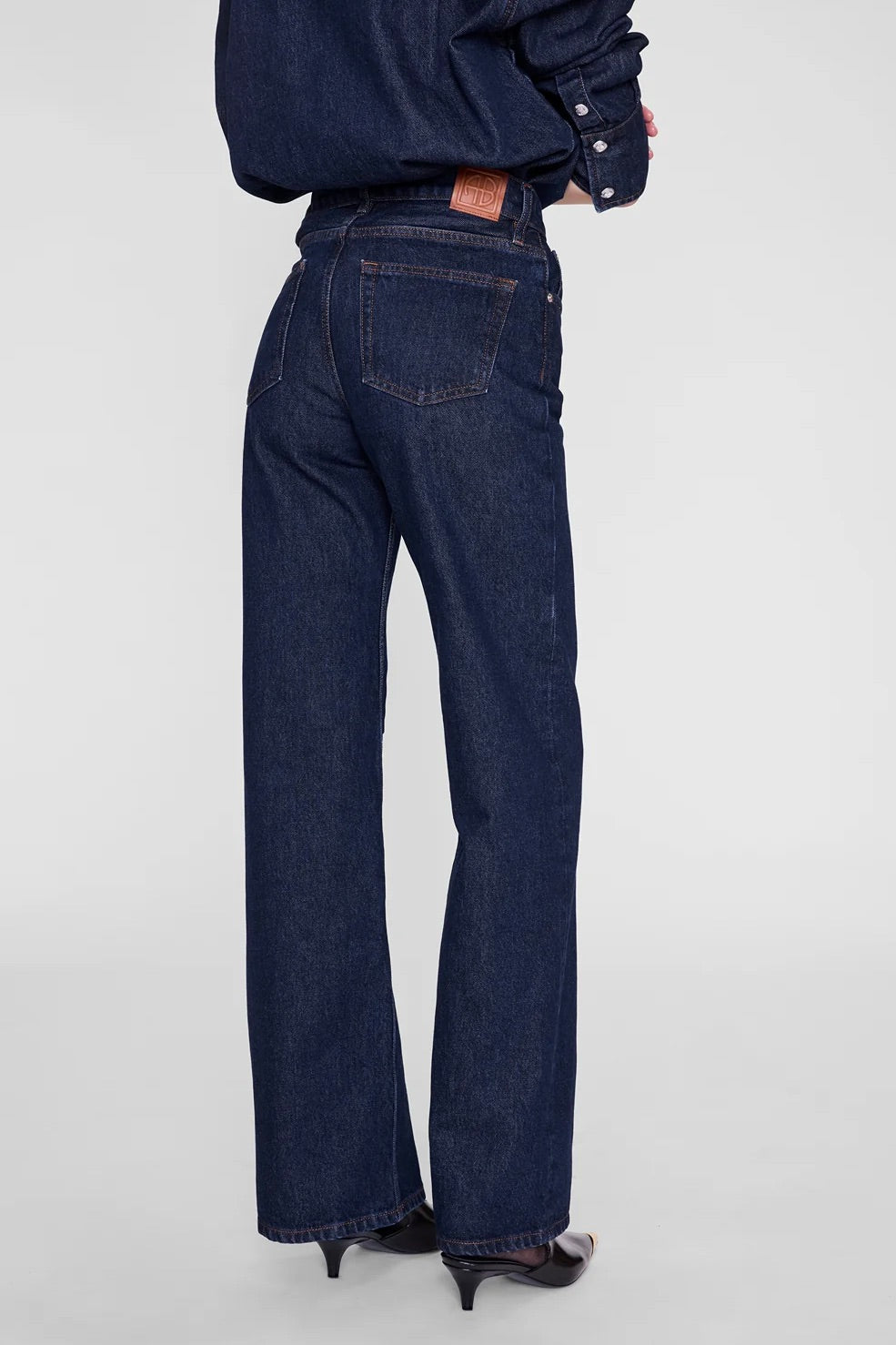 Hugh Jean 32" Unwashed Blue