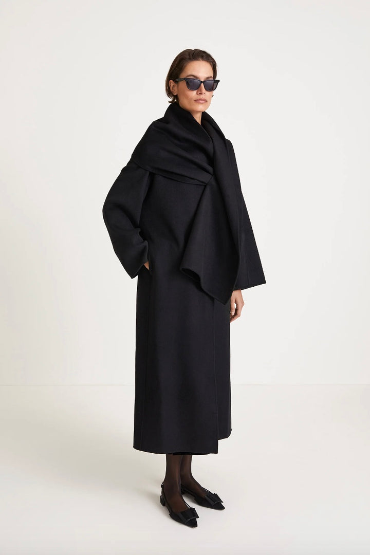 Thivon Long Coat Black