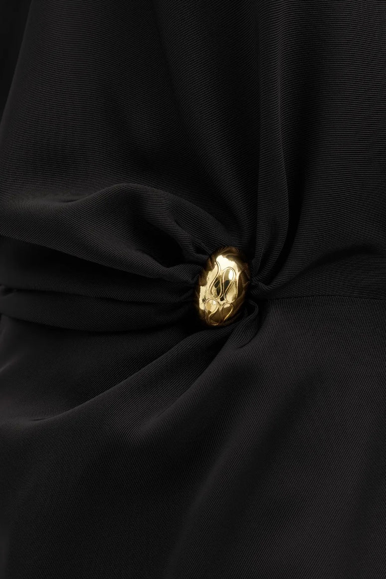Zilla Brooch Detailed Blouse Black