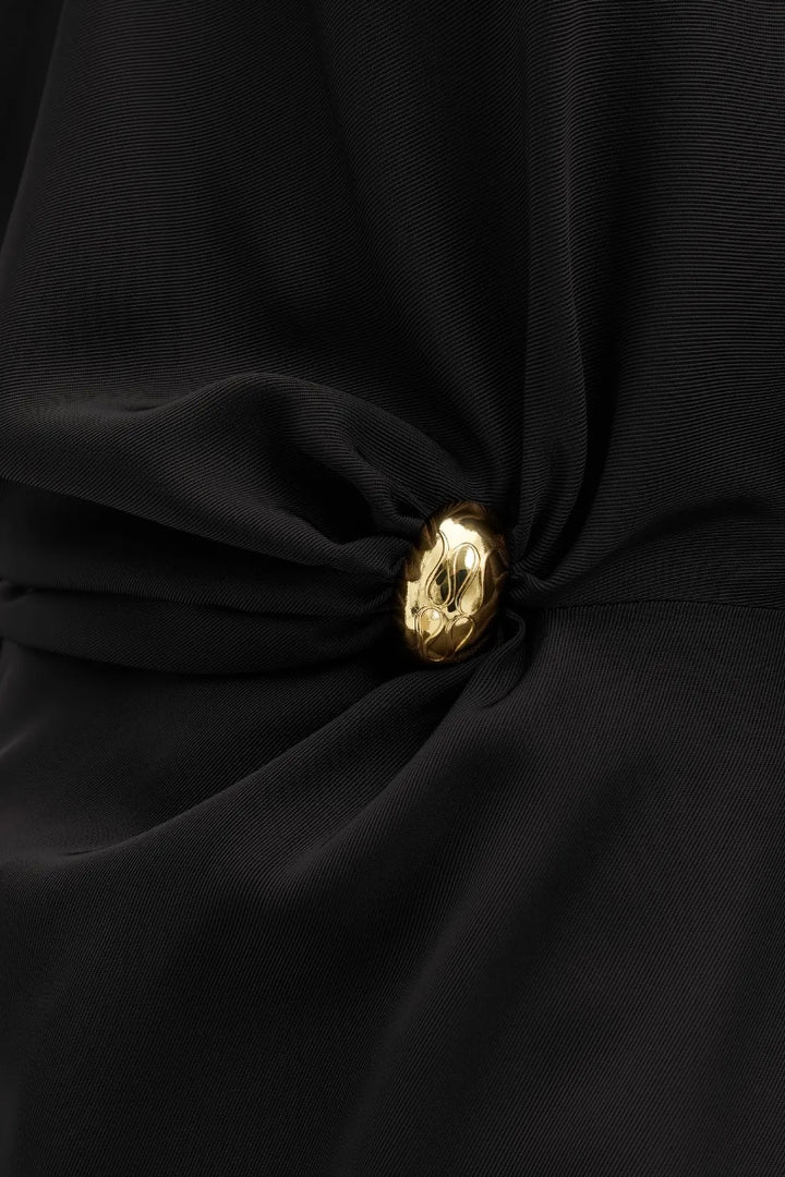 Zilla Brooch Detailed Blouse Black