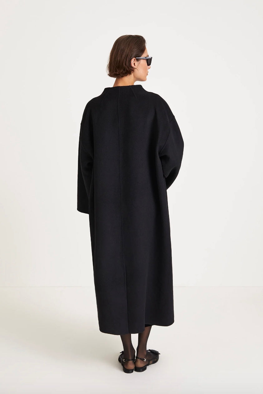 Thivon Long Coat Black