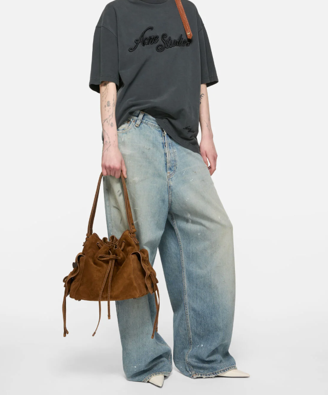 Multipocket Bucket Suede