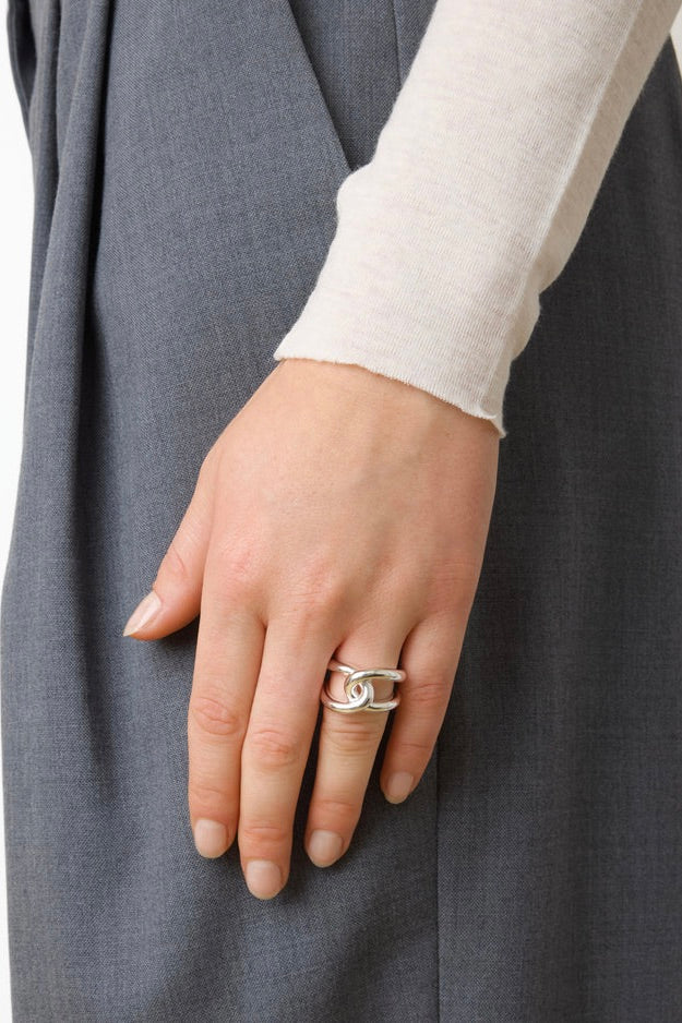 The Agnes Ring Silver