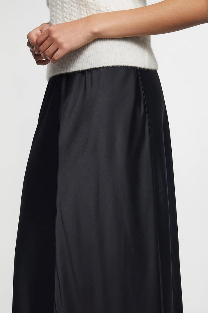 Michelle Skirt Black