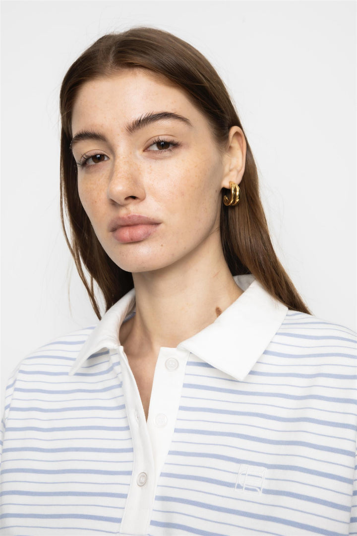 CAMILLA PIHL DENIM Elmer Polo Shirt Lt Blue Stripe - Dale