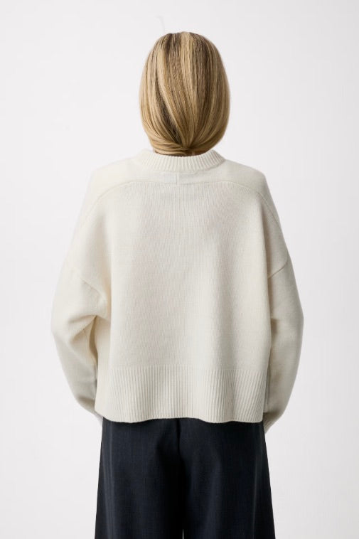 Arc Crew Neck Eggwhite