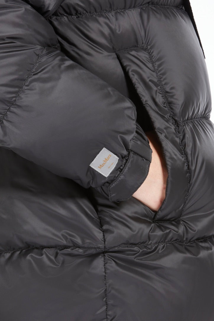 Seia Water-repellent Quilted Down Jacket