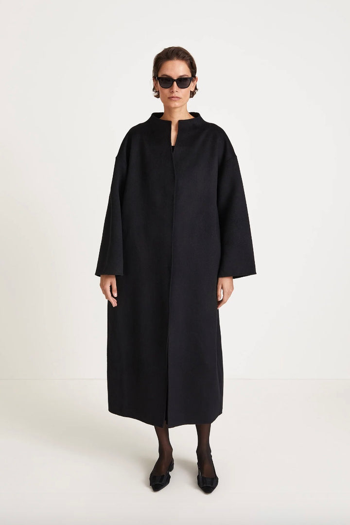 Thivon Long Coat Black