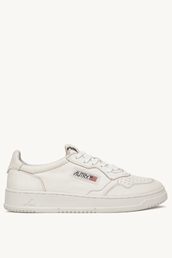 Medalist Low Women Solid Goat White