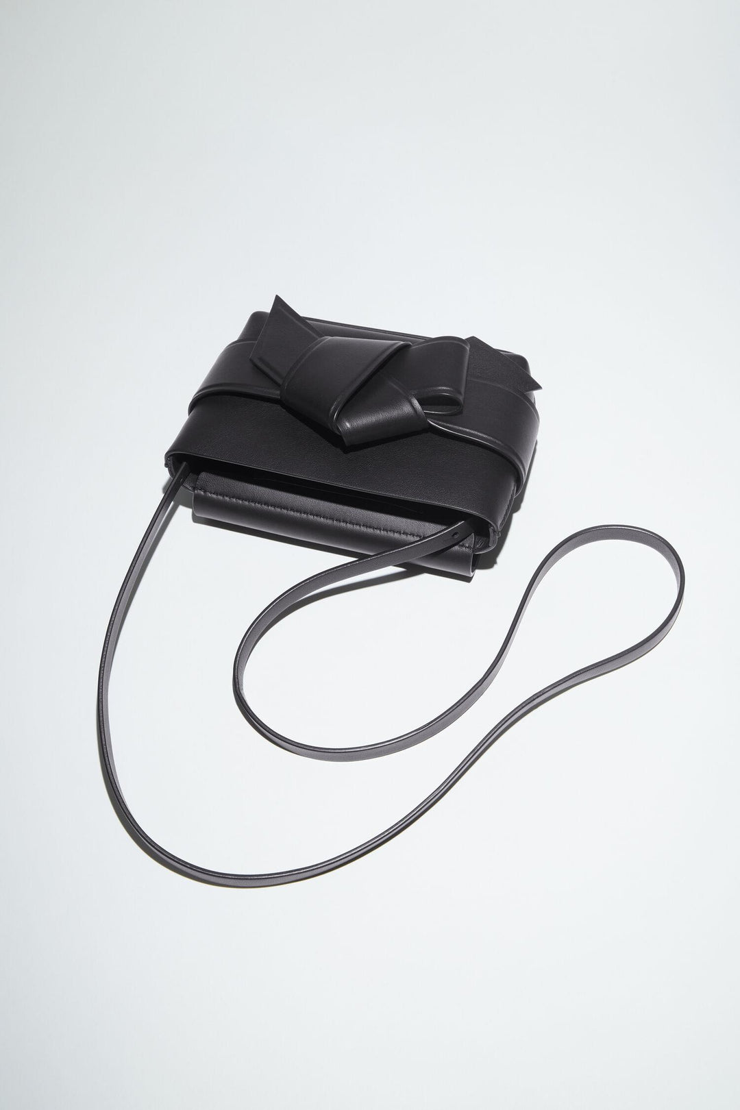 MUSUBI CROSSBODY WALLET BLACK