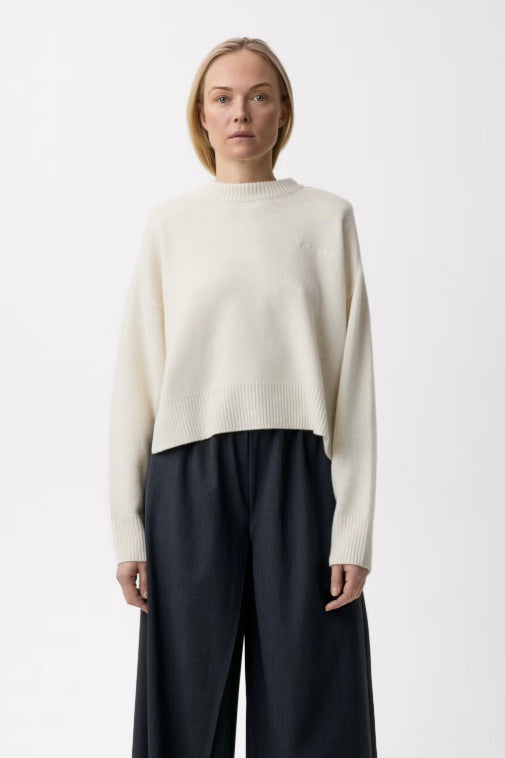 Arc Crew Neck Eggwhite