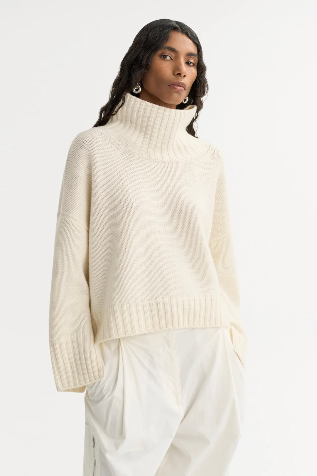 SOFT GOAT Girlfriend Turtleneck Feather White - Dale