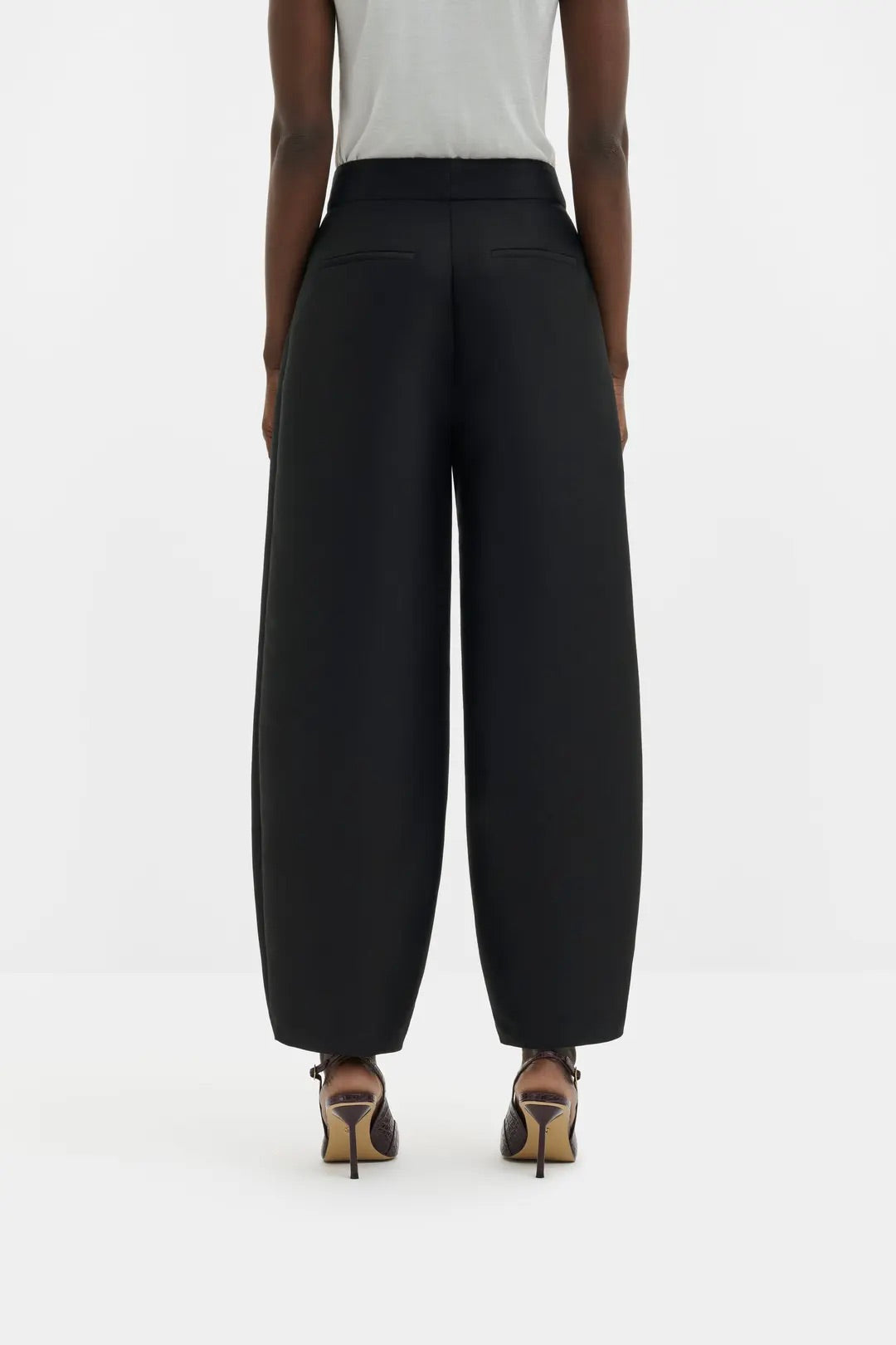 Smilla Barrel Leg Wool-Silk Trousers Black