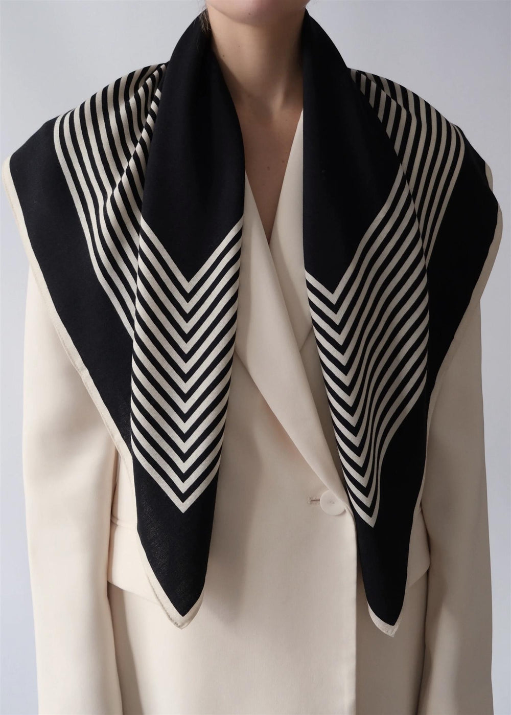 LE SCARF NO. 2 Wool Striped Scarf Black & Cream 90X90 - Dale