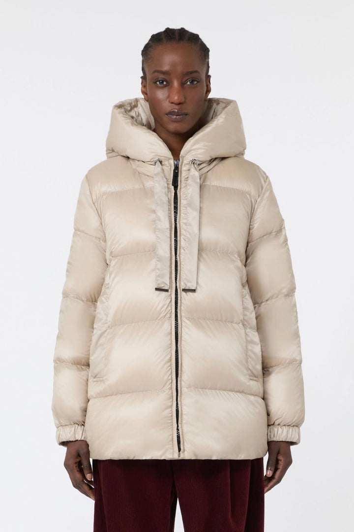 Roomy Water-repellent Puffer Jacket Natural