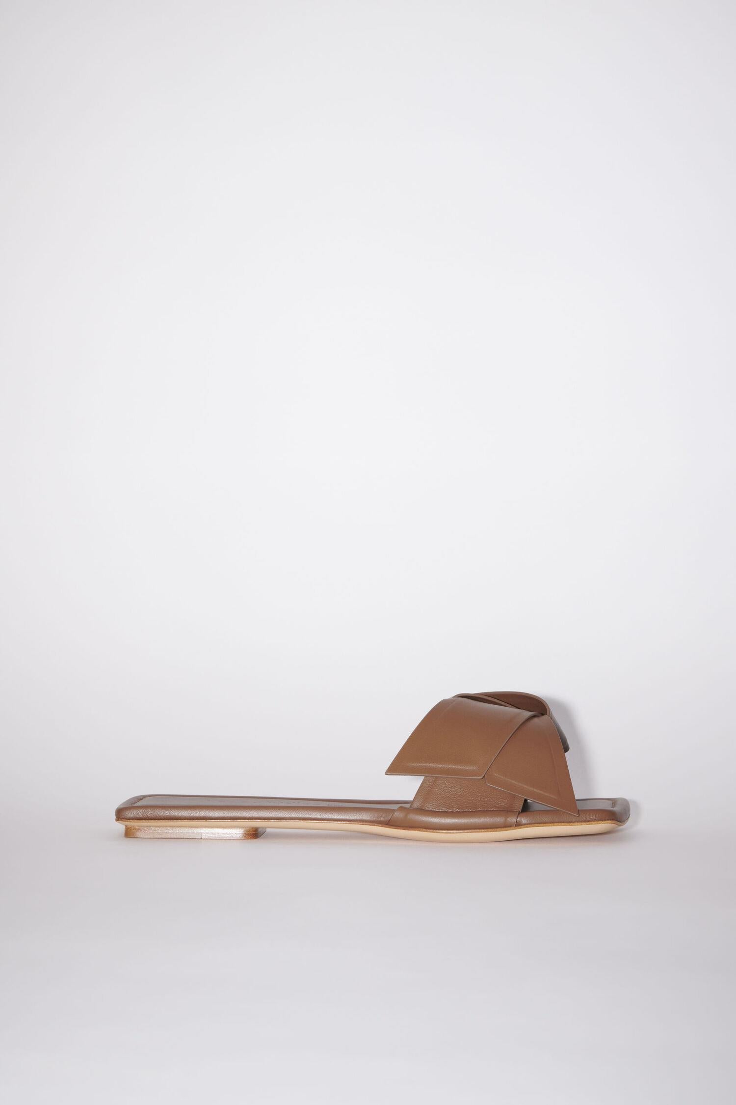 【送料&関税込】Acne Studios Musubi Sandals ACNE STUDIOS Musubi Leather Sandals | endource