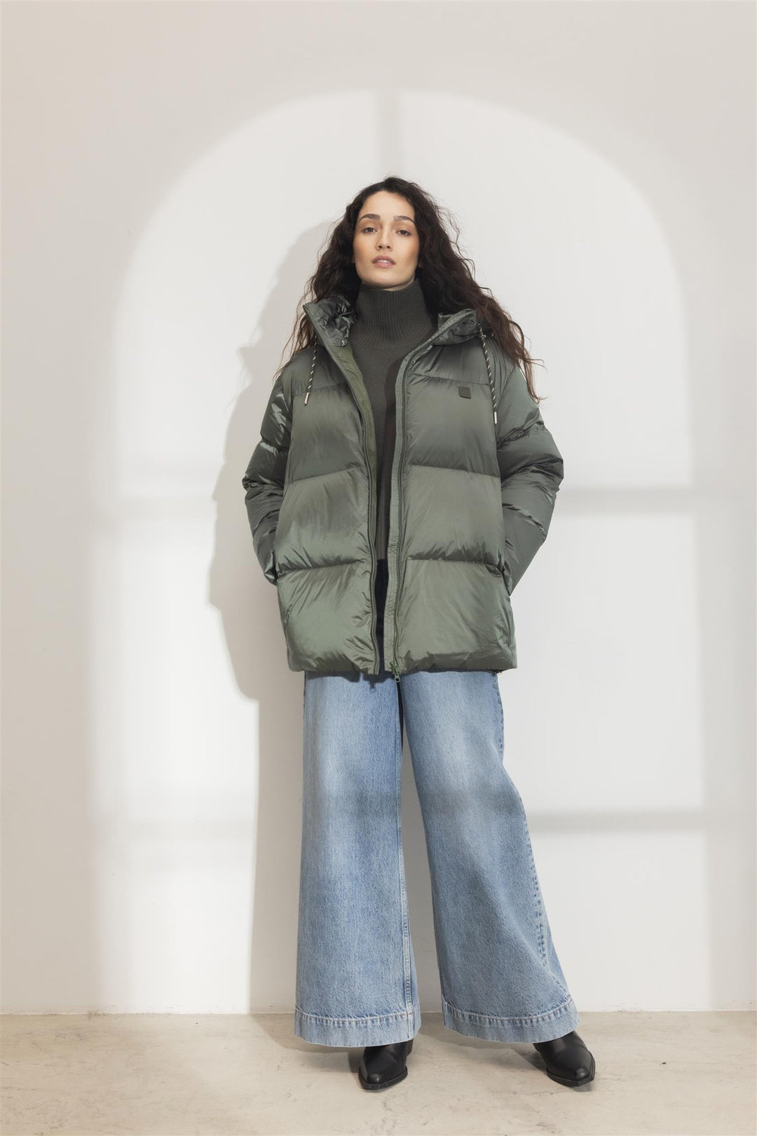 Saga Down Jacket Olive