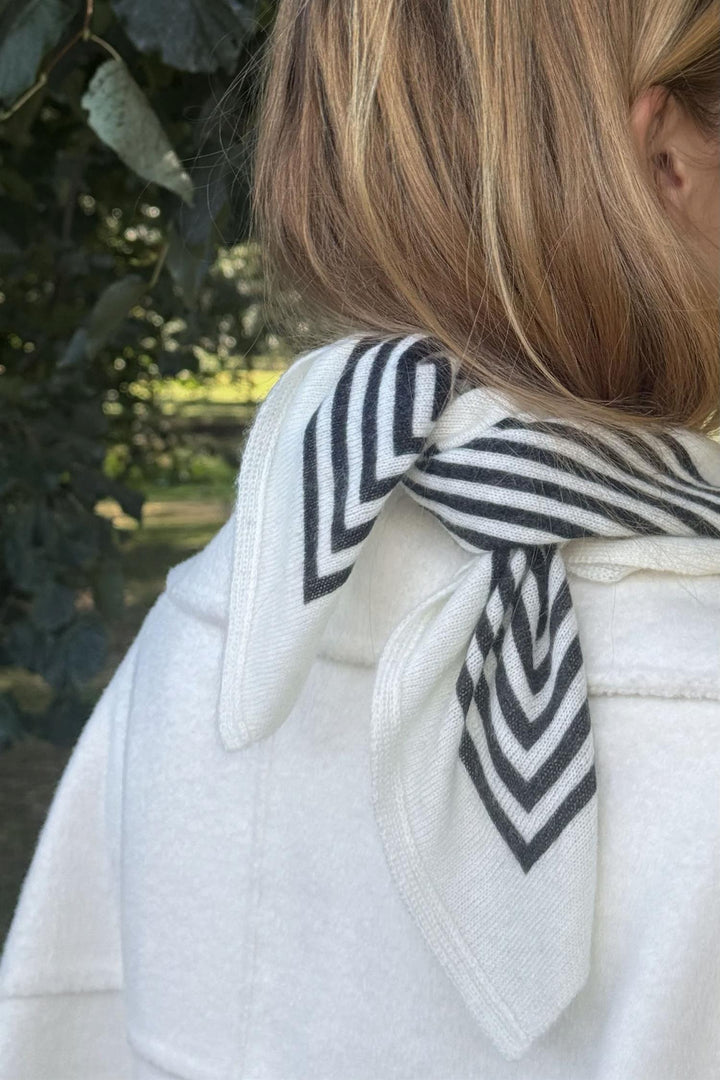 Cashmere Striped Scarf Cream & Black 65 cm