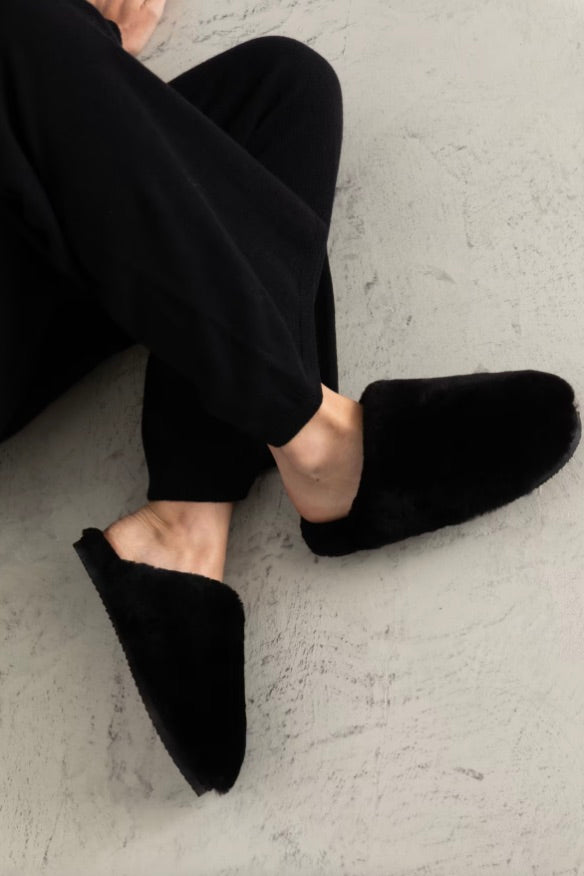 Cozy Slippers Black