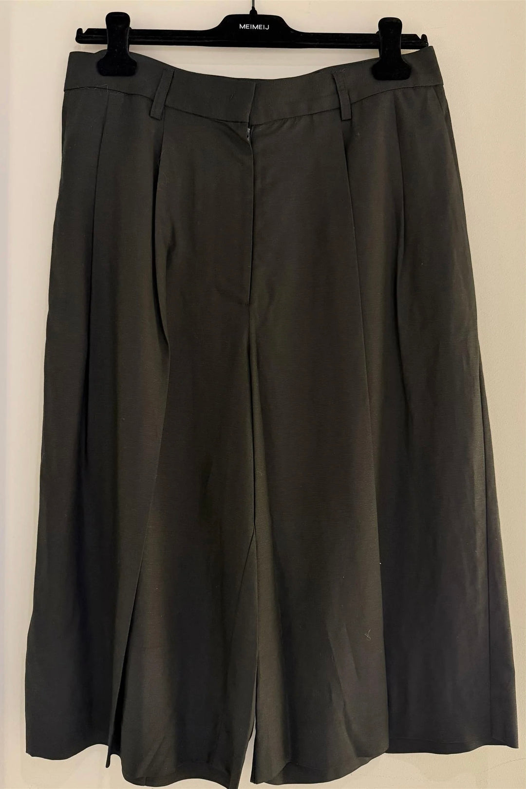 Linen Bermuda Shorts