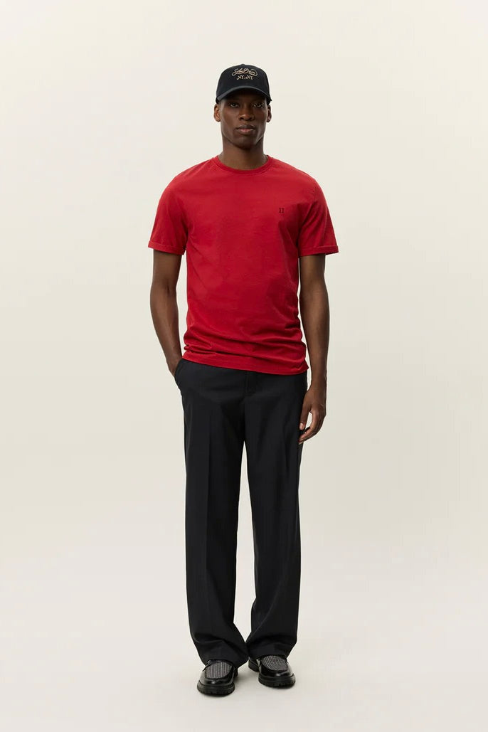 LES DEUX Norregaard Contrast T-Shirt Scarlet Sage - Dale