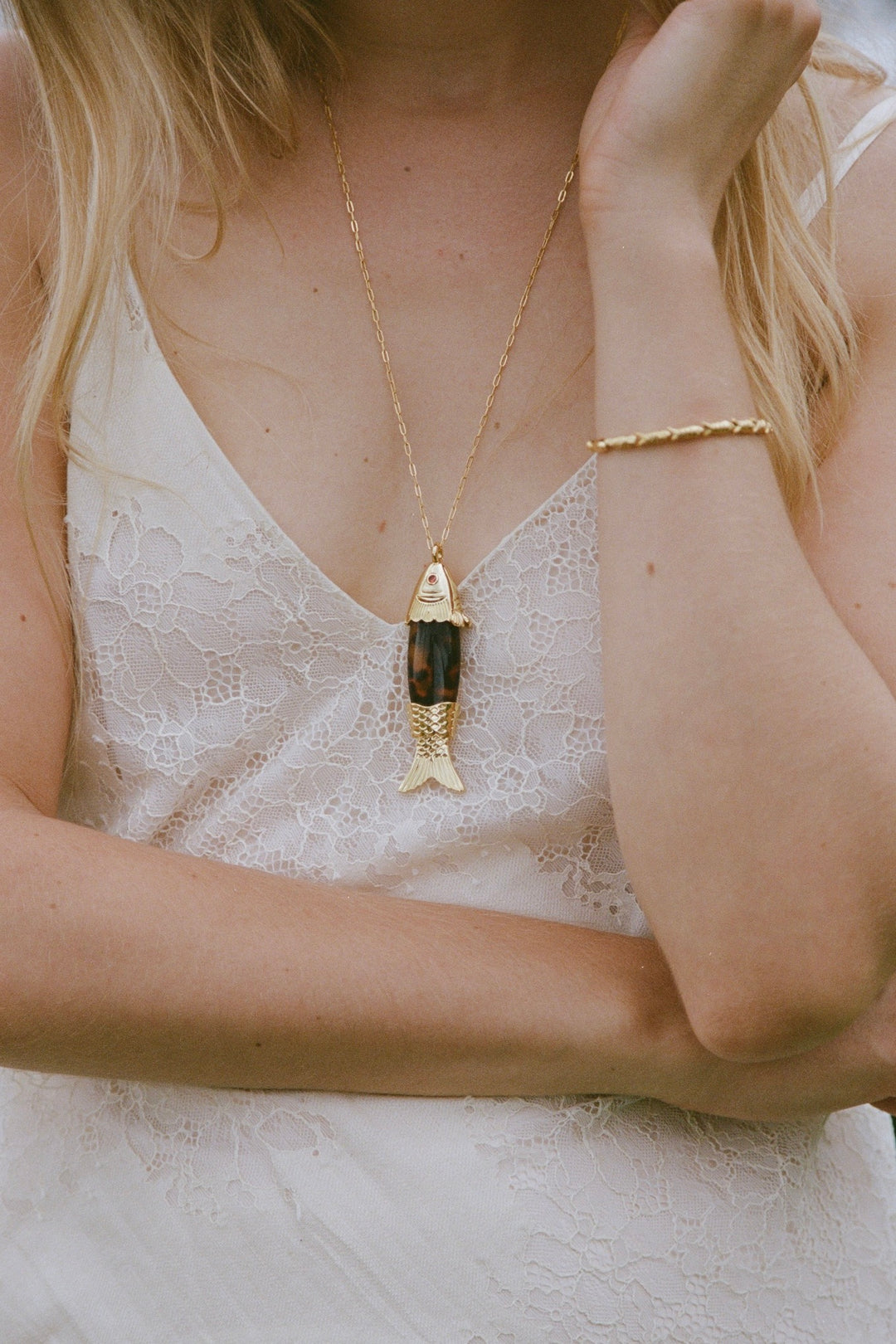 Big Catch Necklace Gold