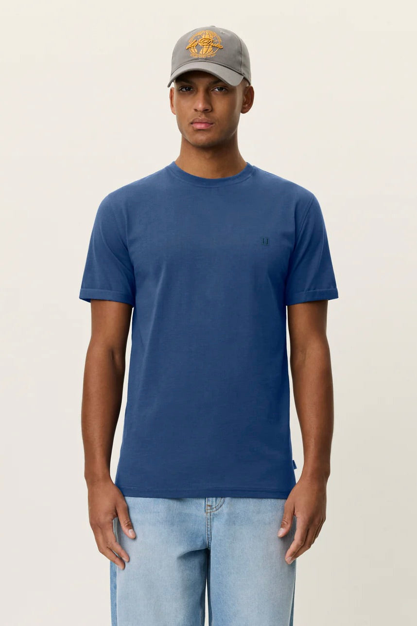 LES DEUX Norregaard Contrast T-Shirt Dark Denim Blue - Dale