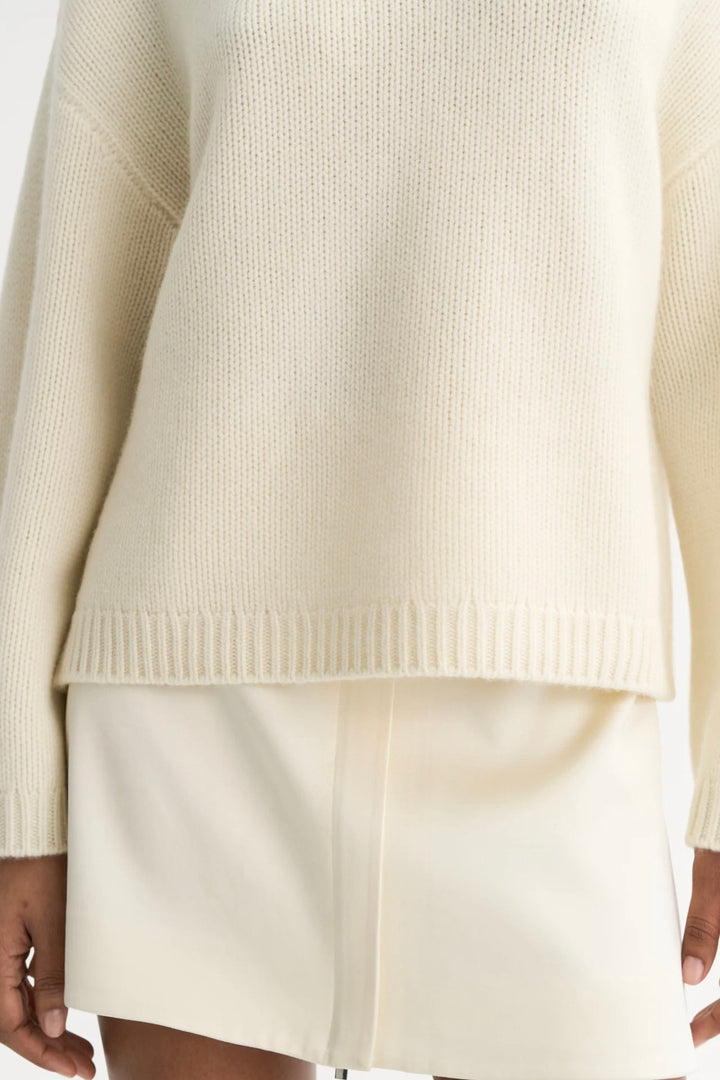 Chunky Crewneck Feather White