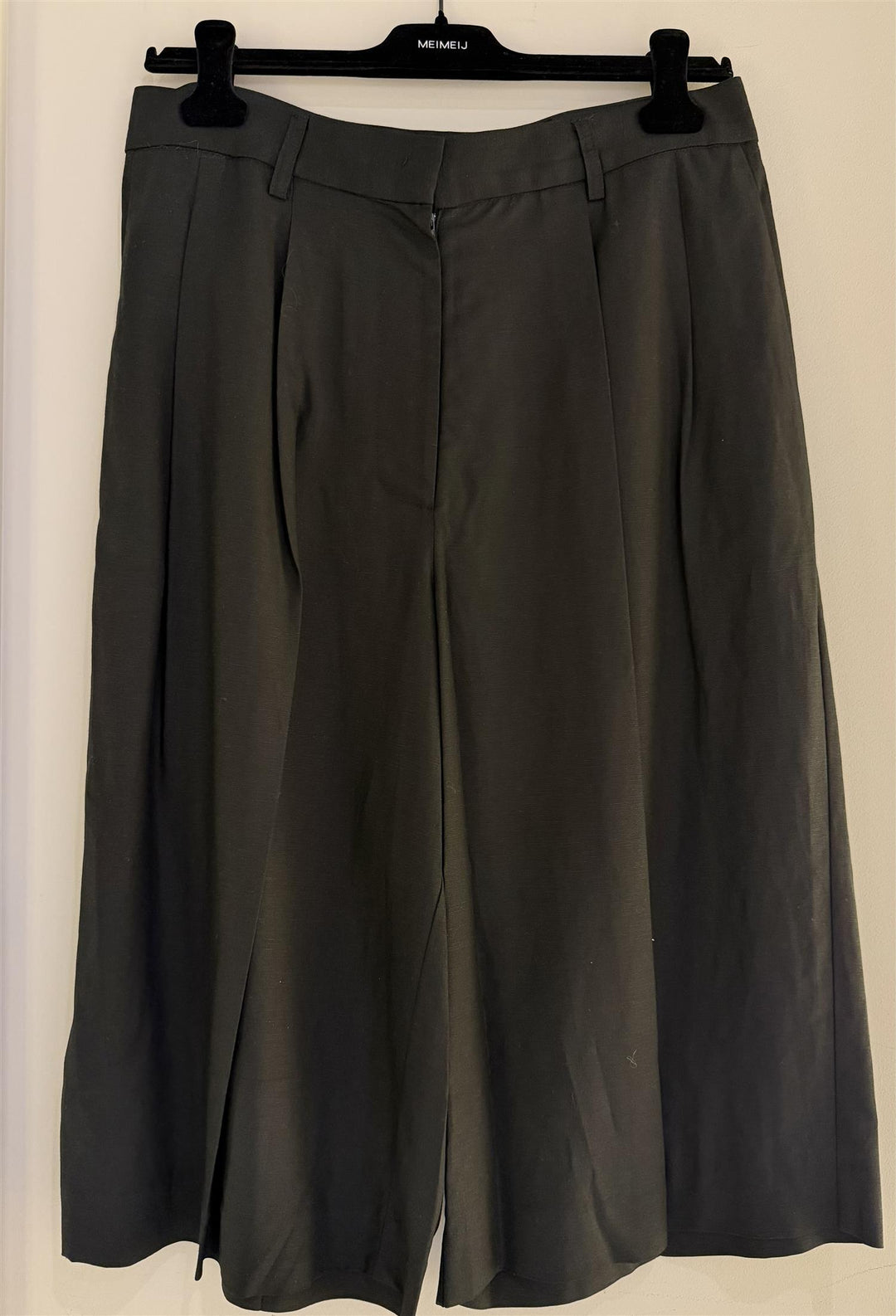 Linen Bermuda Shorts