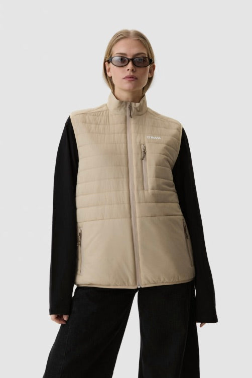 Traverse Puffer Vest Sand Dune