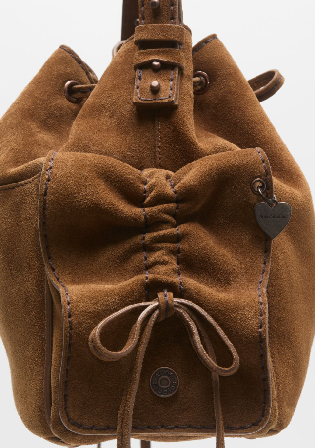 Multipocket Bucket Suede