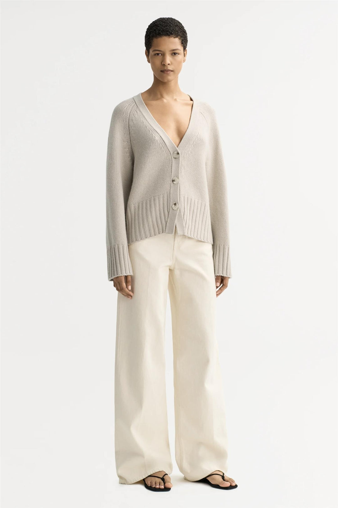 SOFT GOAT V-neck Cardigan Chalk - Dale