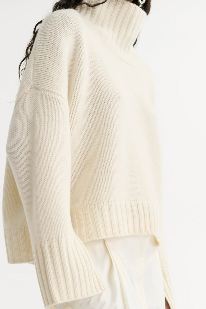 SOFT GOAT Girlfriend Turtleneck Feather White - Dale