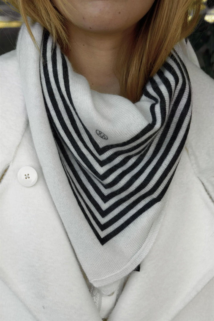Cashmere Striped Scarf Cream & Black 65 cm