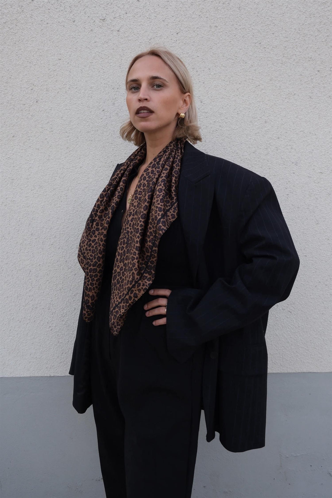 LE SCARF Leo Scarf Brown 80x80 - Dale