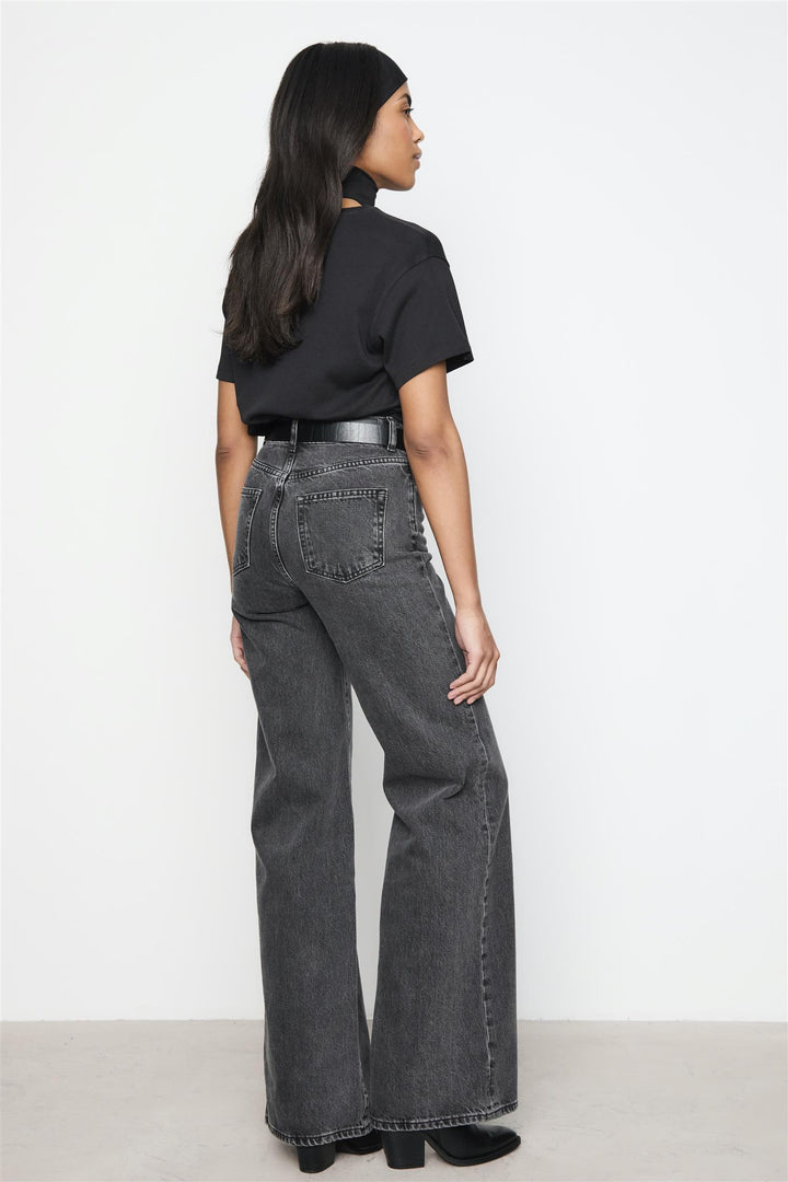 Ember Tee Black