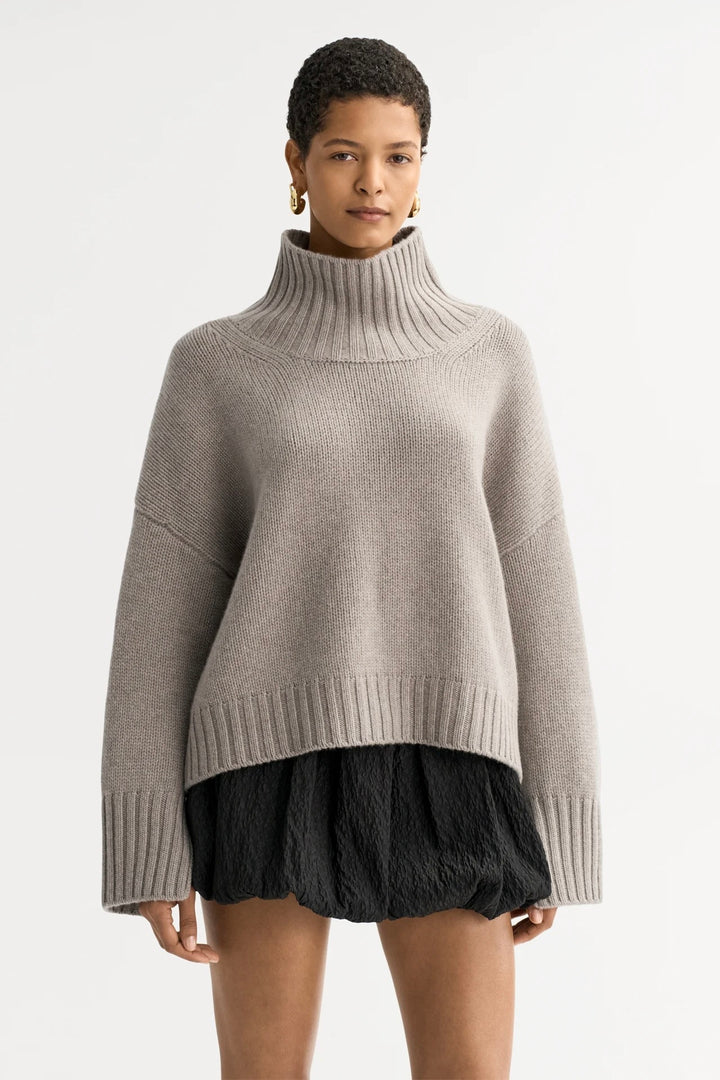 SOFT GOAT Girlfriend Turtleneck Greige - Dale