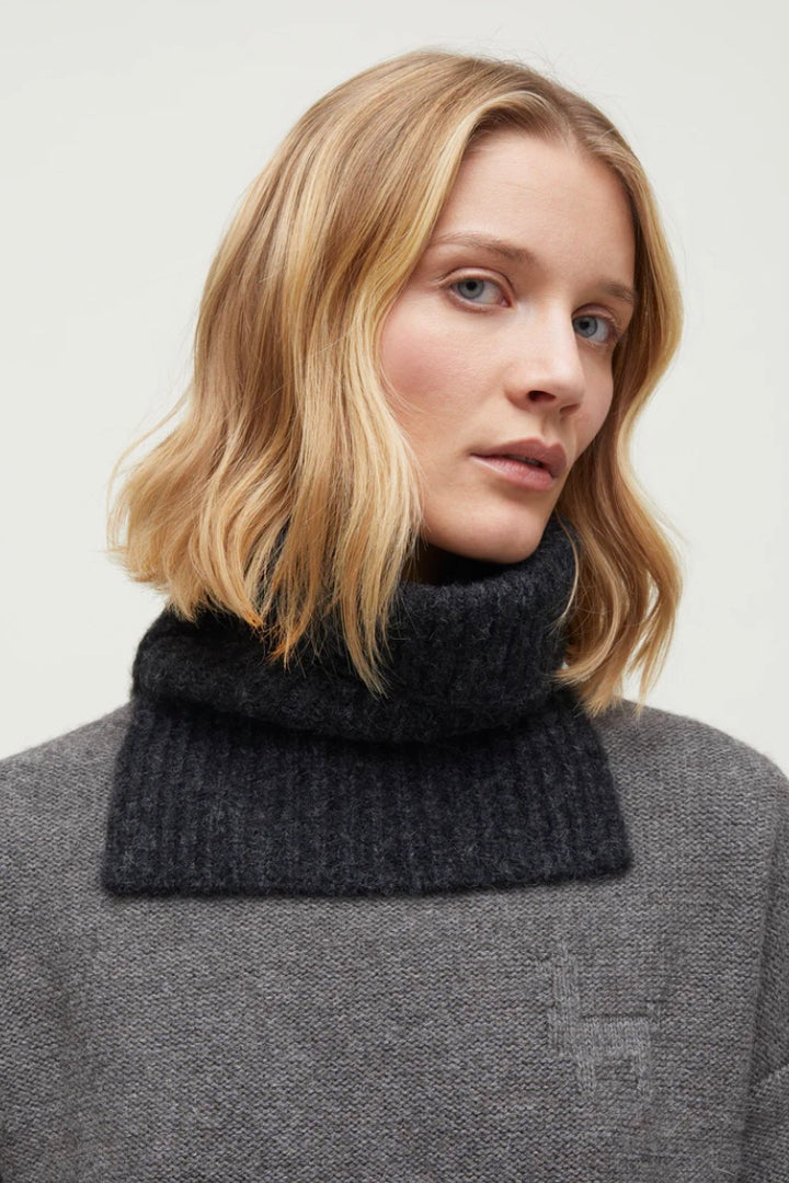 Nellie Neck Warmer Pure Dark Grey