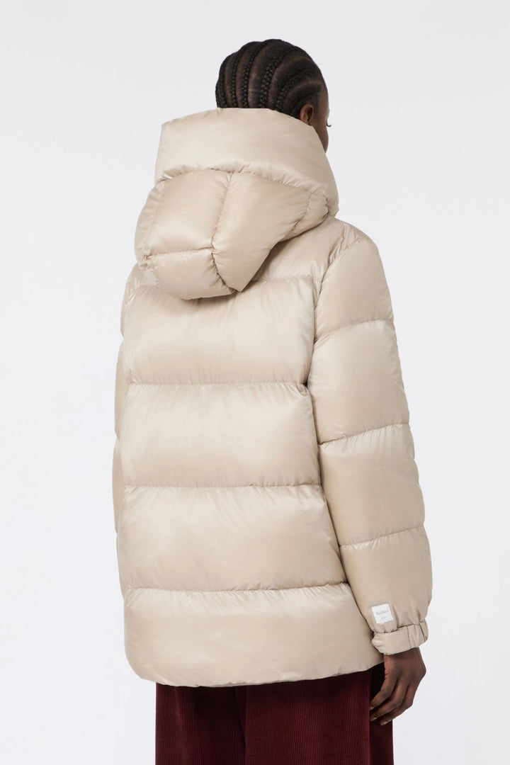 Roomy Water-repellent Puffer Jacket Natural