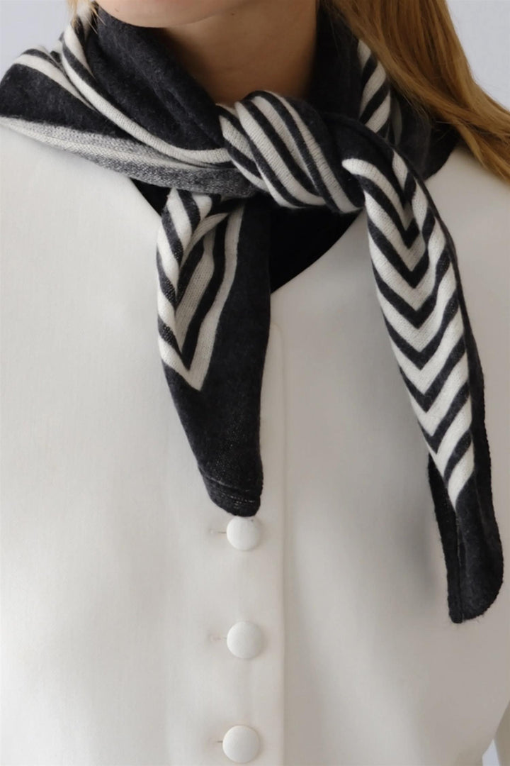Cashmere Striped Scarf Black & White 65 cm